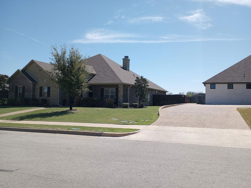 2nd image of 550 Perry Ln