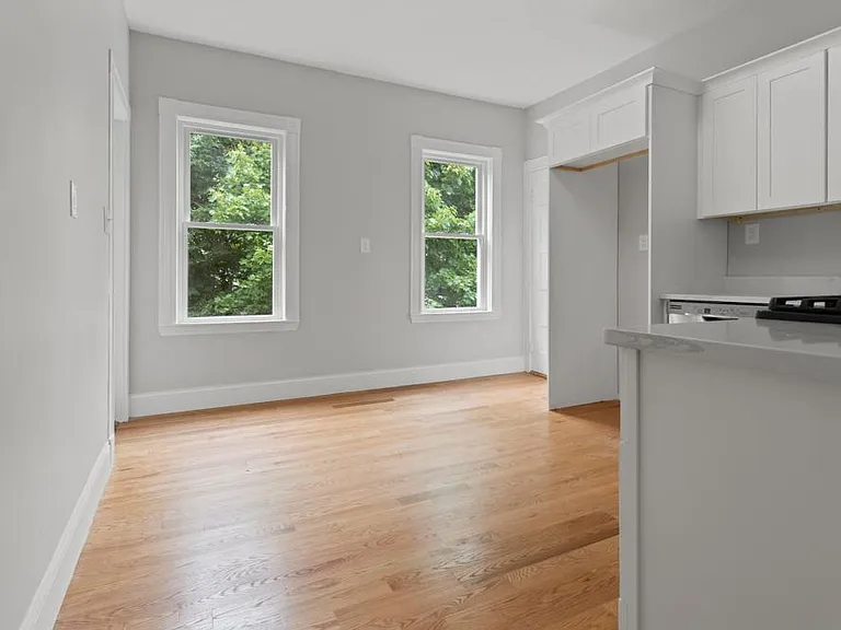 68 Saxton St #2 — Photo 22