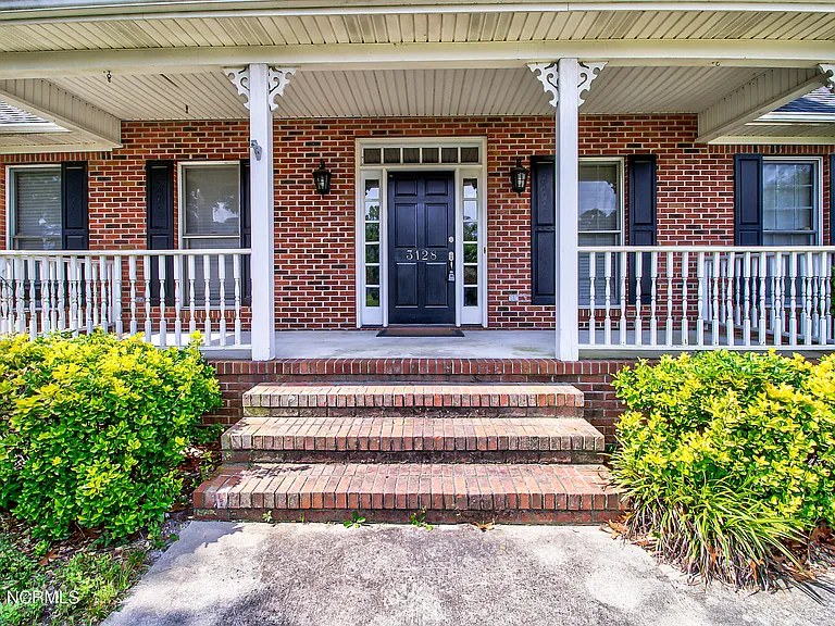 3128 Braemar Ln — Photo 2