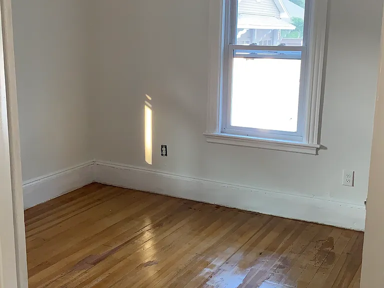 22 Gardner St — Photo 2