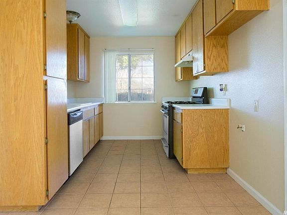 5th image of 809 Redwood Ave