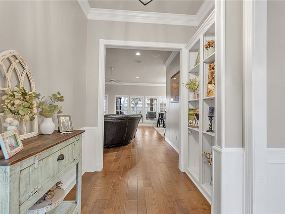 2nd image of 5010 Harbour Town Ct