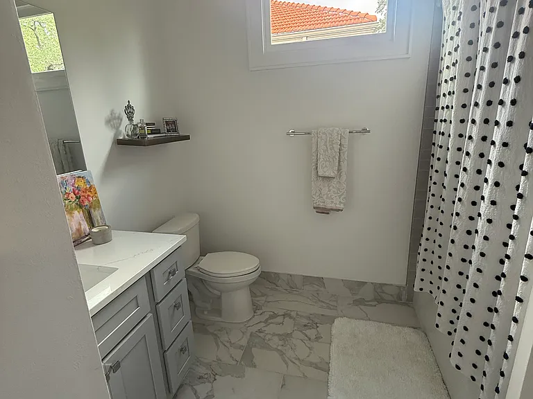 4502 Prytania St — Photo 21