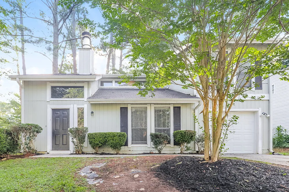 3 bed, 2.5 bath, 2218 sqft, $1,935 — Photo 1