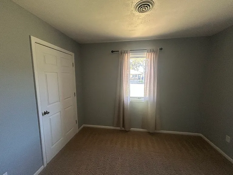 1320 Parkside Dr — Photo 21
