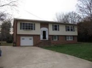 1030 26th St NE, Hickory, NC 28601