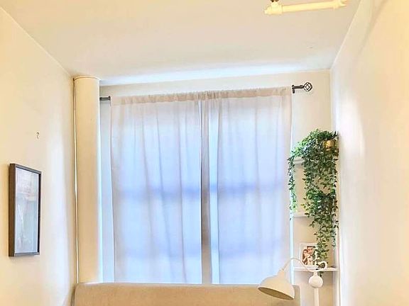 5th image of 150 W 76th St #2F