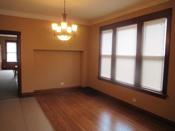 4th image of 2223 Lombard Ave