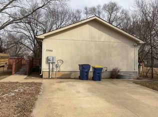 33965 W 83rd St, De Soto, KS 66018