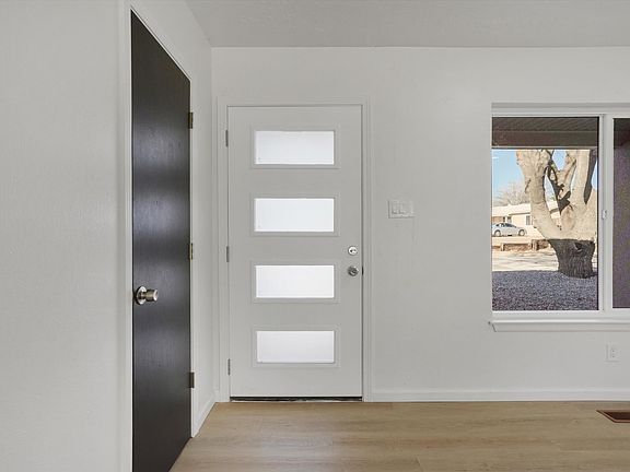 5th image of 6024 Northland Ave NE
