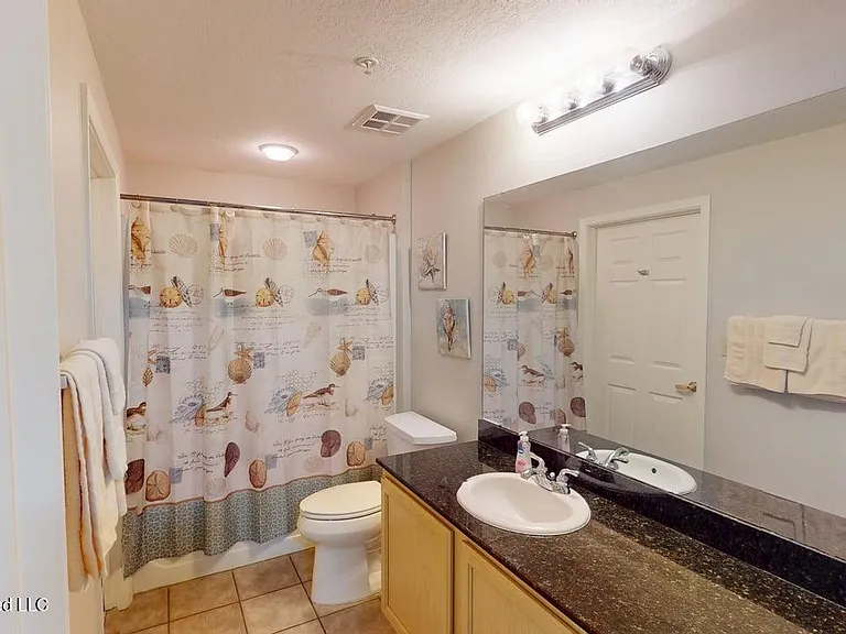2230 Beach Dr #706 — Photo 20