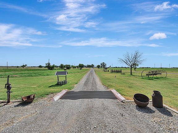 3rd image of 2561 County Road 248