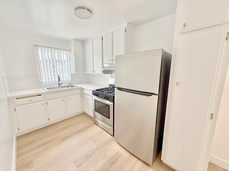 12766 Venice Blvd #106 — Photo 3
