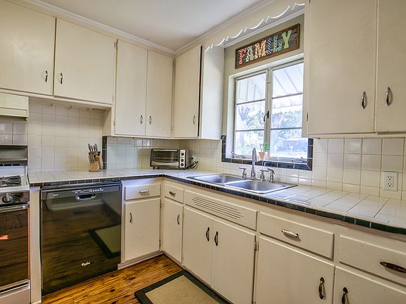 3rd image of 312 N Dellview Dr