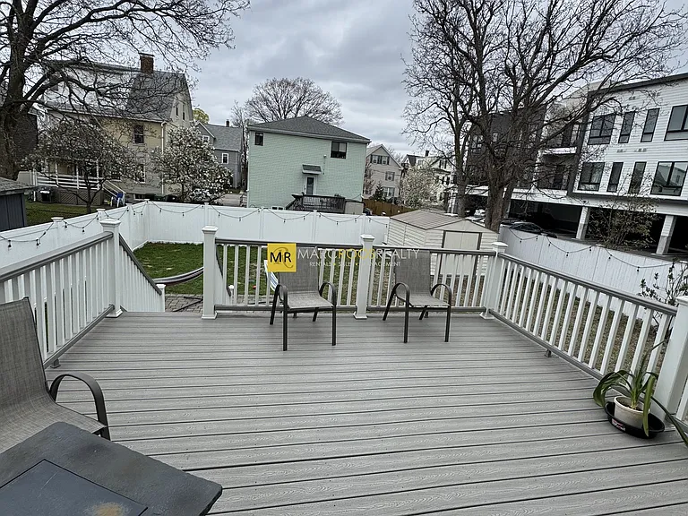 91-93 N Irving Park #1 — Photo 13
