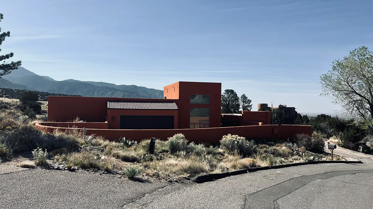 Building Photo - 66 Pinon Hill Pl NE