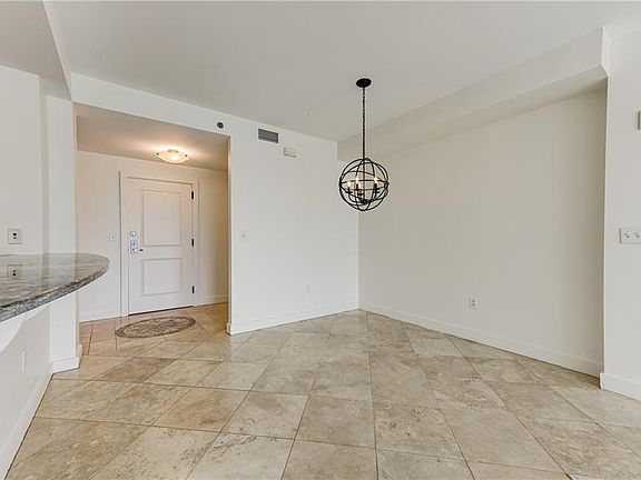 5th image of 3338 Peachtree Rd #2006