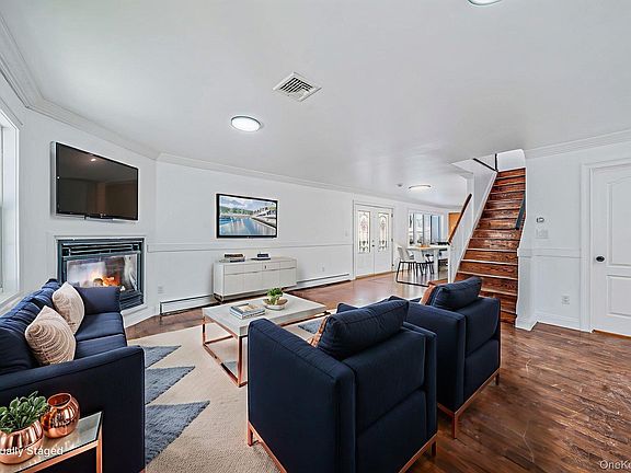 5th image of 128 Bethune Boulevard