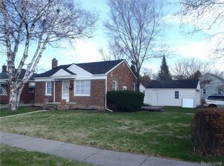 19267 Pinecrest Dr, Allen Park, MI 48101