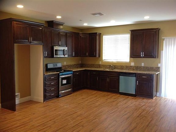5th image of 1636 Oak Park Dr