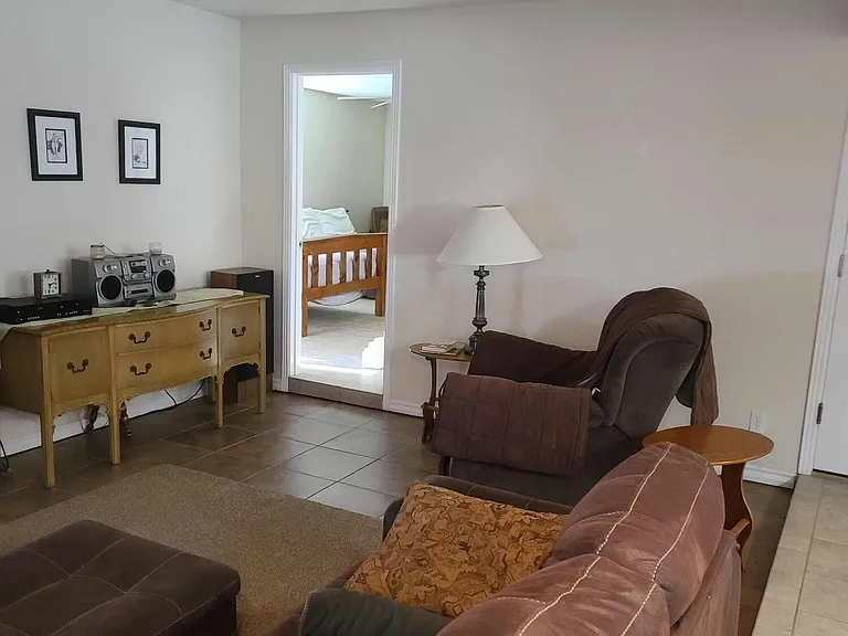 415 Corvair Dr — Photo 38