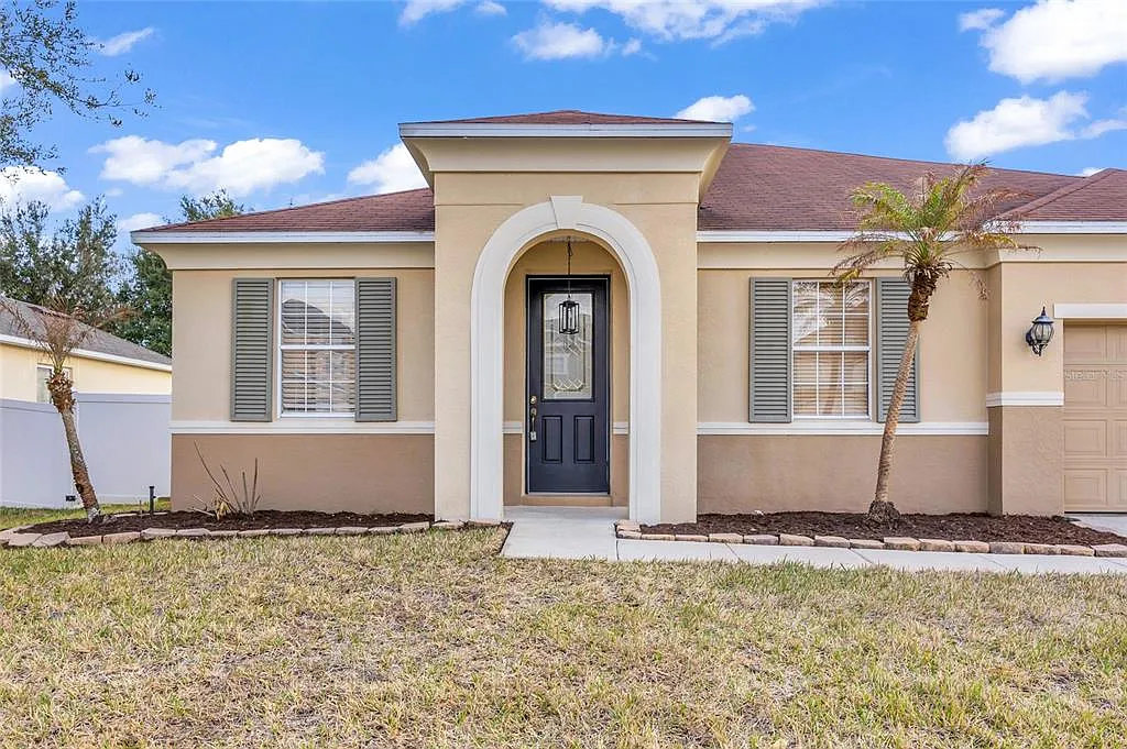 4 bed, 2.0 bath, 2238 sqft, $3,000 — Photo 3
