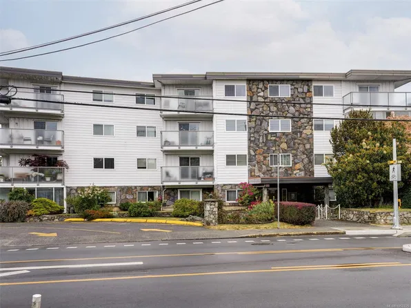 848 Esquimalt Rd #4, Esquimalt, BC V9A 6W9