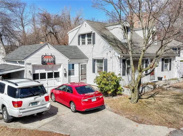 18 Ridgeway Ave, Providence, RI 02909