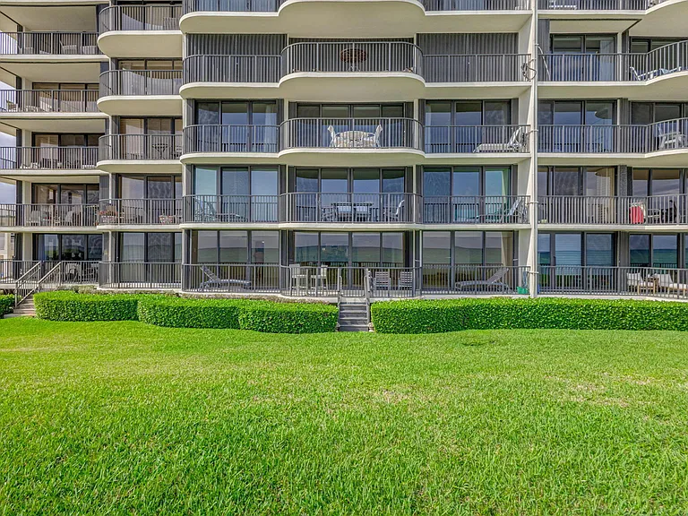400 Beach Rd #103 — Photo 32