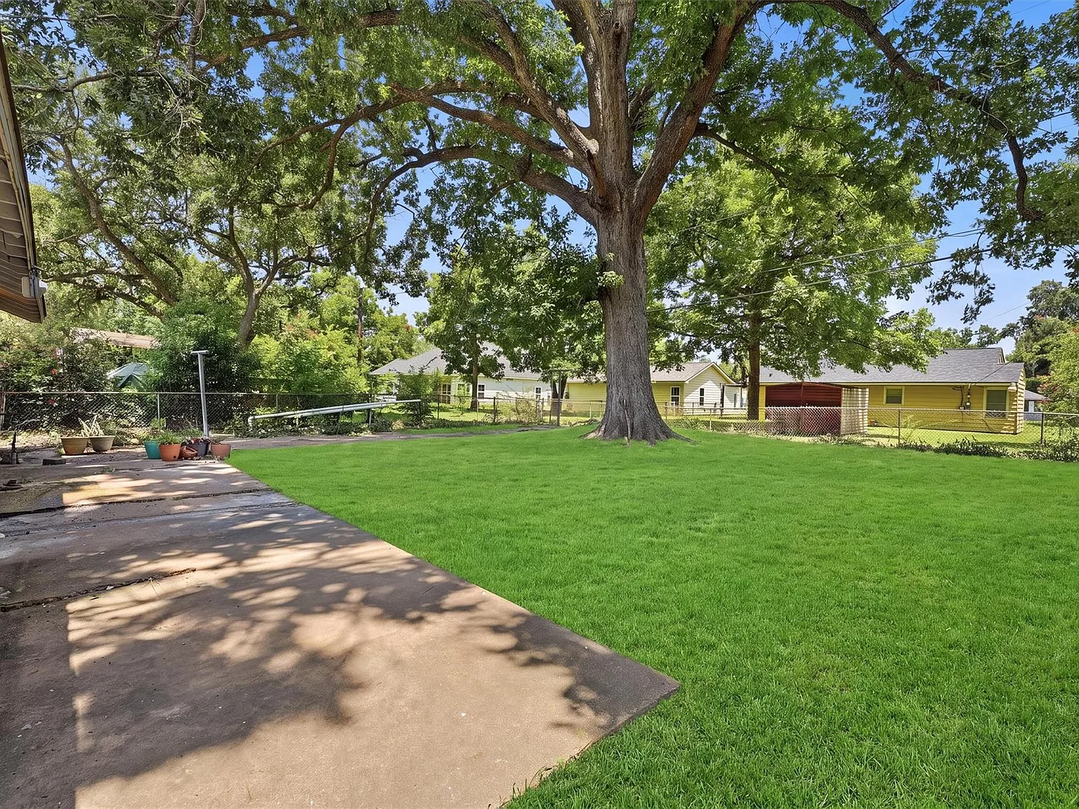 3 bed, 1.0 bath, 970 sqft, $1,450 — Photo 4