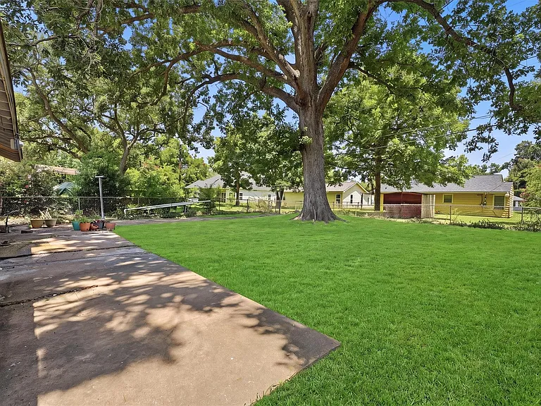 3711 Cosby St — Photo 4