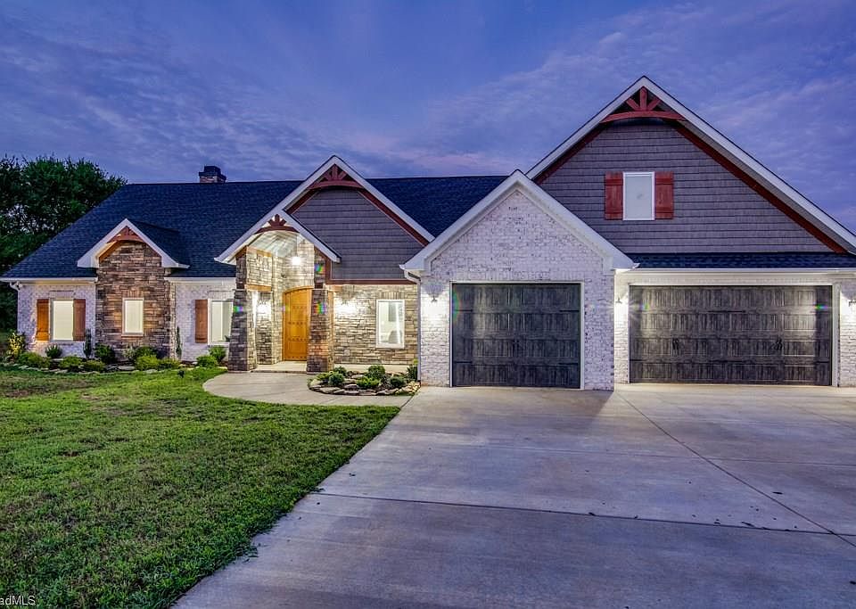 1st image of 5835 Jordan Gate Dr