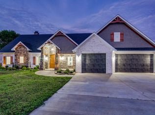 5835 Jordan Gate Dr, East Bend, NC 27018