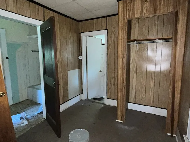 1009 Ernest St — Photo 17