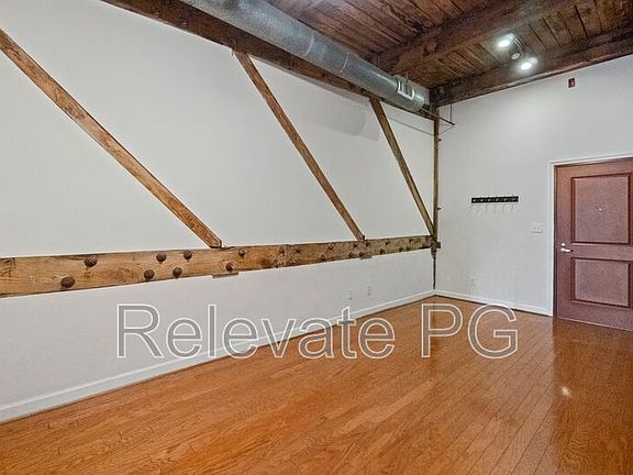 5th image of 815 Porter St APT 404