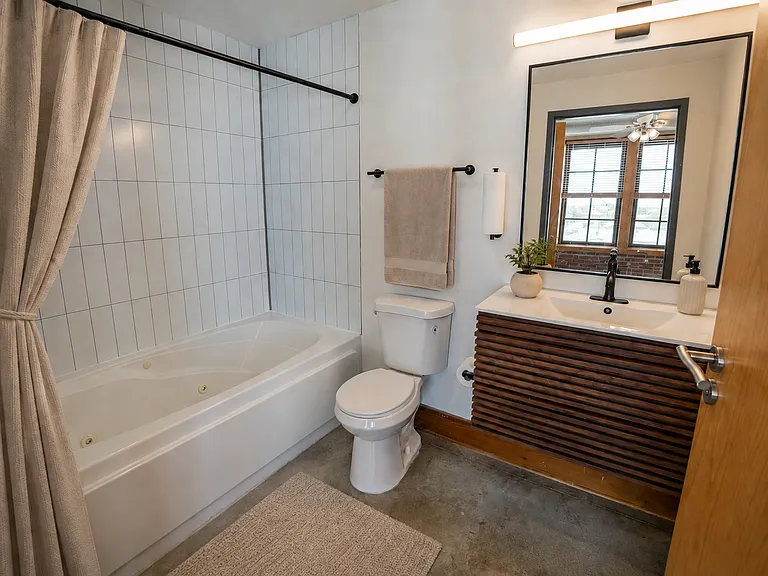GW Apartments — Photo 58