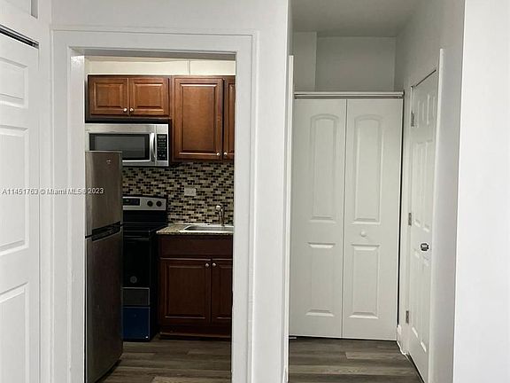 4th image of 119 Menores Ave APT 4