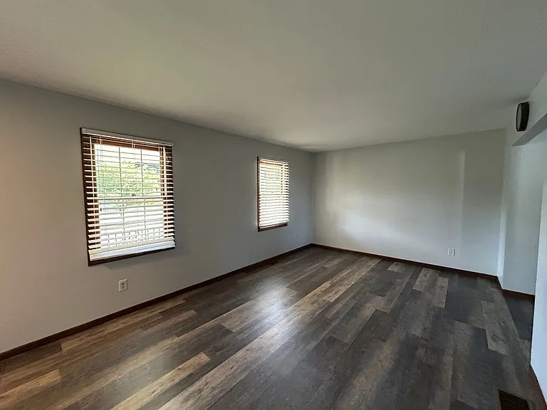 8659 Groveside Dr — Photo 13