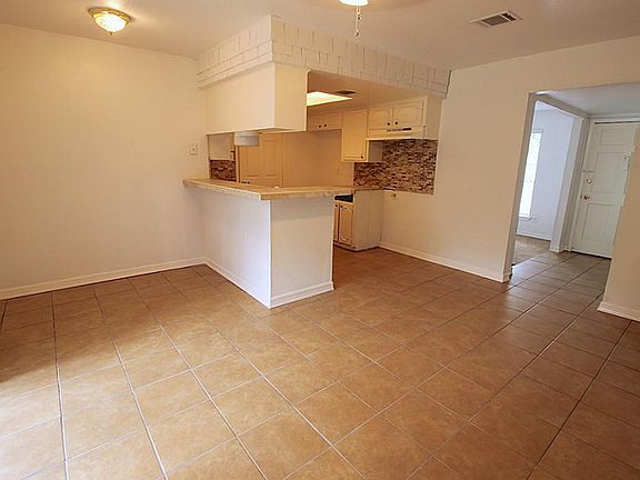4th image of 9327 Guywood St