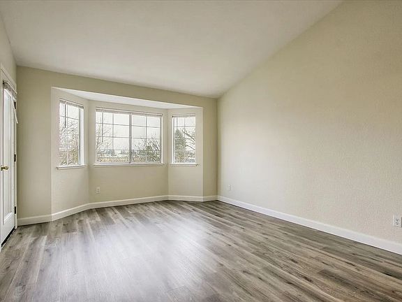 3rd image of 5841 Lake Crowley Pl