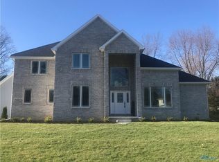 2368 Horseshoe Dr W, Toledo, OH 43615