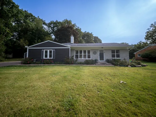 26532 Springfield Dr, Farmington Hills, MI 48334