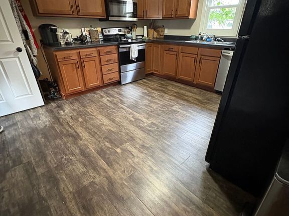 5th image of 1621 Charles St #1621