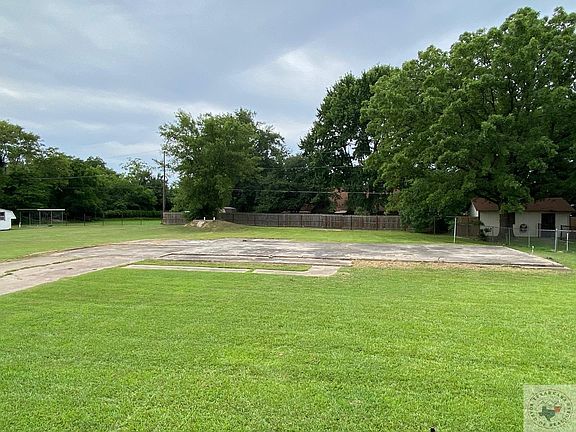 4th image of 1105 Rolling Hills Dr