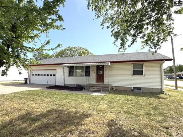 551 S Oak St, McPherson, KS 67460