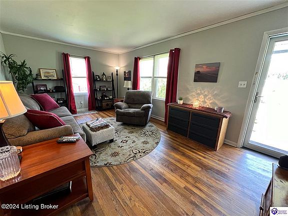 3rd image of 28 Blakeman St