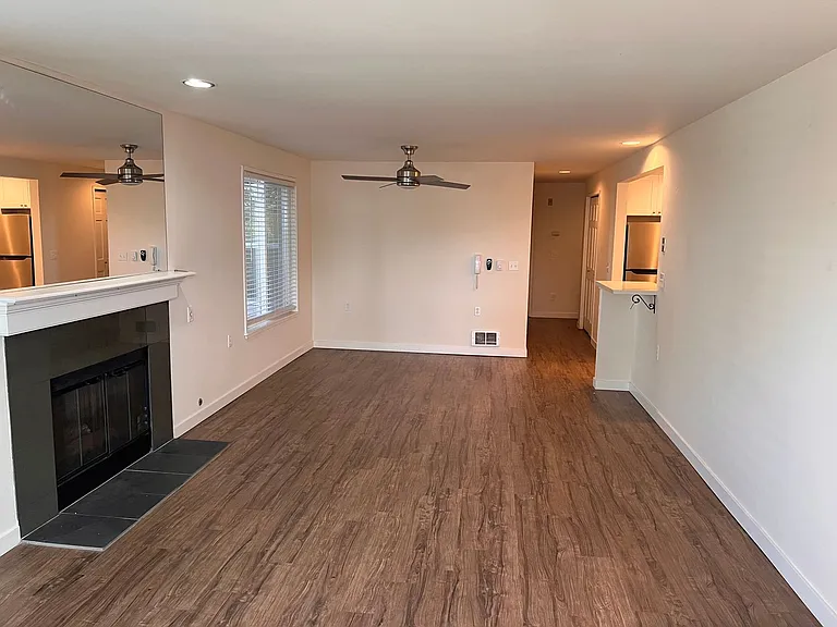4208 Beach Drive — Photo 25