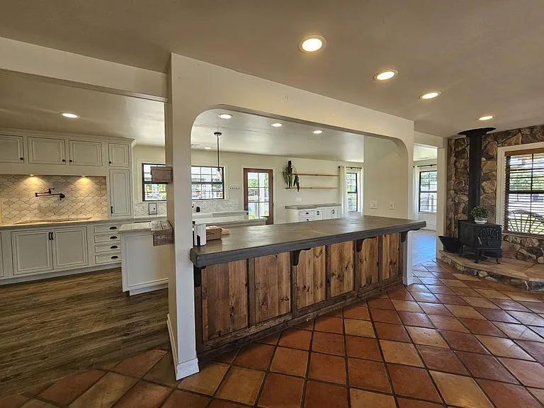 22530 Rolling Meadows Dr — Photo 30