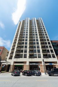 1212 N Wells St APT 1204, Chicago, IL, 60610