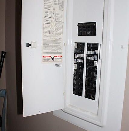 2nd image of 102 N King St